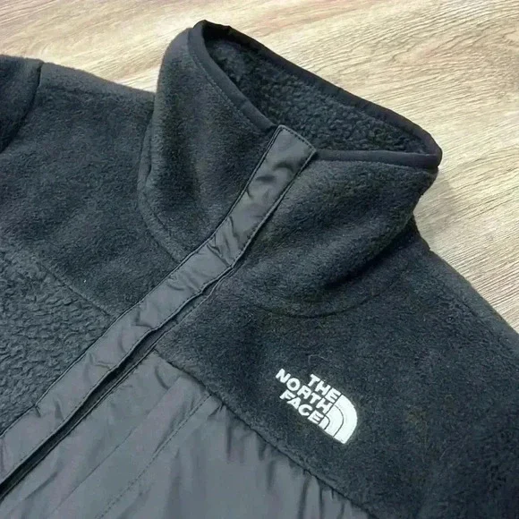 The North Face Girls’ Fleece Jacket, Large (Size 12) - Picture 3 of 12